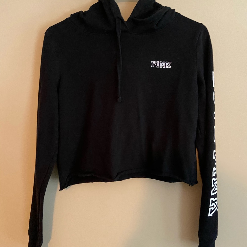 Black long sleeve cropped shirt